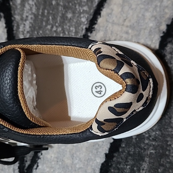 LEOPARD PRINT BLACK FAUX LEATHER LACE-UP SNEAKERS - Picture 5 of 11